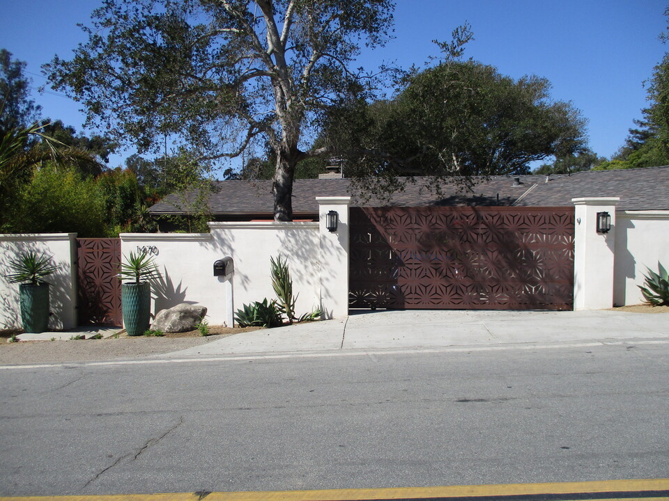 1470 School House Rd, Unit D11 in Montecito, CA - Building Photo