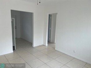 2242 Arthur St in Hollywood, FL - Building Photo - Building Photo