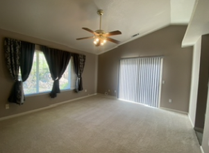 2065 Arrowhead St in Copperopolis, CA - Foto de edificio - Building Photo