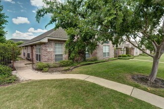 913 Lincoln Ave in College Station, TX - Building Photo - Building Photo