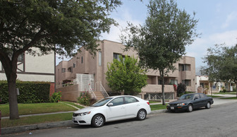 1121 Thompson Ave Apartments