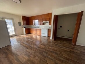 111 N McGee St in Caney, KS - Building Photo - Building Photo