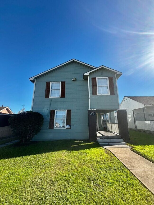 2308 Britton Ave in Dallas, TX - Building Photo - Building Photo