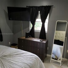 20 NW 45th St-Unit -A in Miami, FL - Building Photo - Building Photo