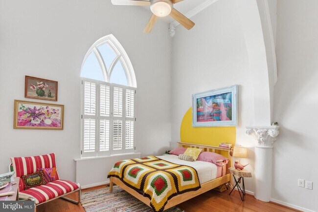 property at 122 W Henrietta St