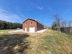 111 Noonkester Dr in Mount Airy, NC - Building Photo - Building Photo