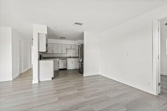 230 SW 13th Ave in Delray Beach, FL - Building Photo - Building Photo