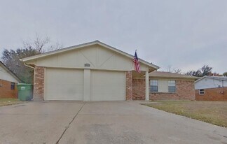 6213 Douglas Dr in Watauga, TX - Building Photo
