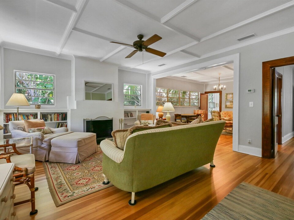637 40th St in Sarasota, FL - Foto de edificio