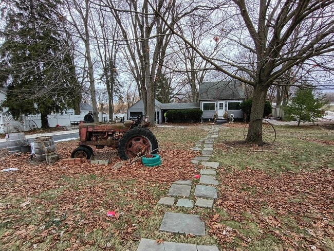 property at 1125 Molitor Rd