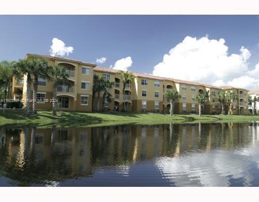 165 NW 96th Ter, Unit WATER FRONT in Pembroke Pines, FL - Building Photo - Building Photo