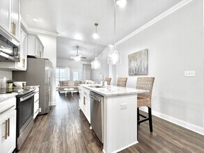 8149 Village Lake Ave in Baton Rouge, LA - Building Photo - Building Photo