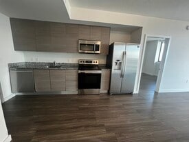 1344 NE Miami Ct, Unit B2 in Miami, FL - Building Photo