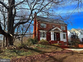 2318 Nebraska Ave NW in Washington, DC - Building Photo - Building Photo