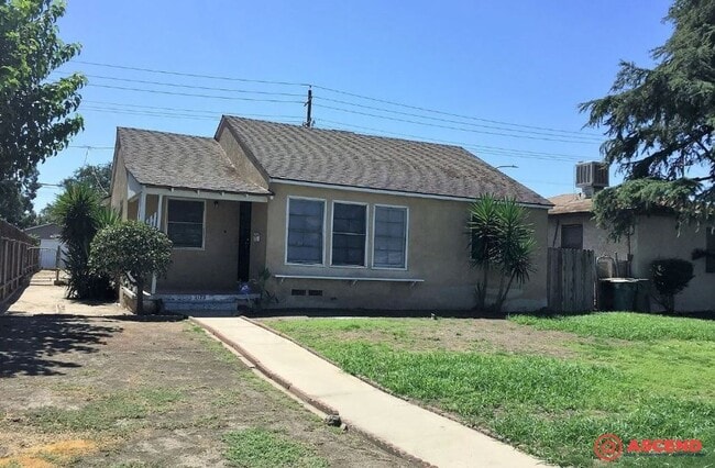 property at 3125 Truxtun Ave