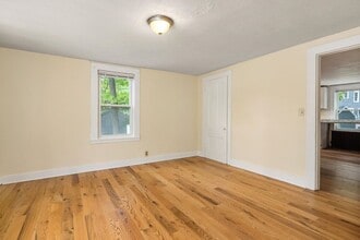 238 Bartlett St in Portsmouth, NH - Building Photo - Building Photo