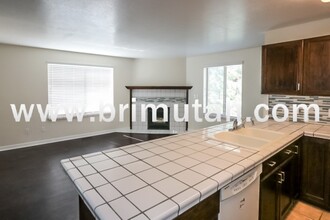 9209 S Jefferson Cove in Sandy, UT - Building Photo - Building Photo