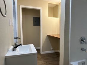 135 W Monroe St in Kountze, TX - Foto de edificio - Building Photo