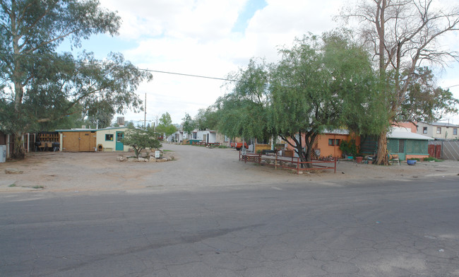 3030 N Castro Ave in Tucson, AZ - Foto de edificio - Building Photo