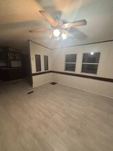 1007 Jamaicanwood Ln in New Bern, NC - Foto de edificio - Building Photo