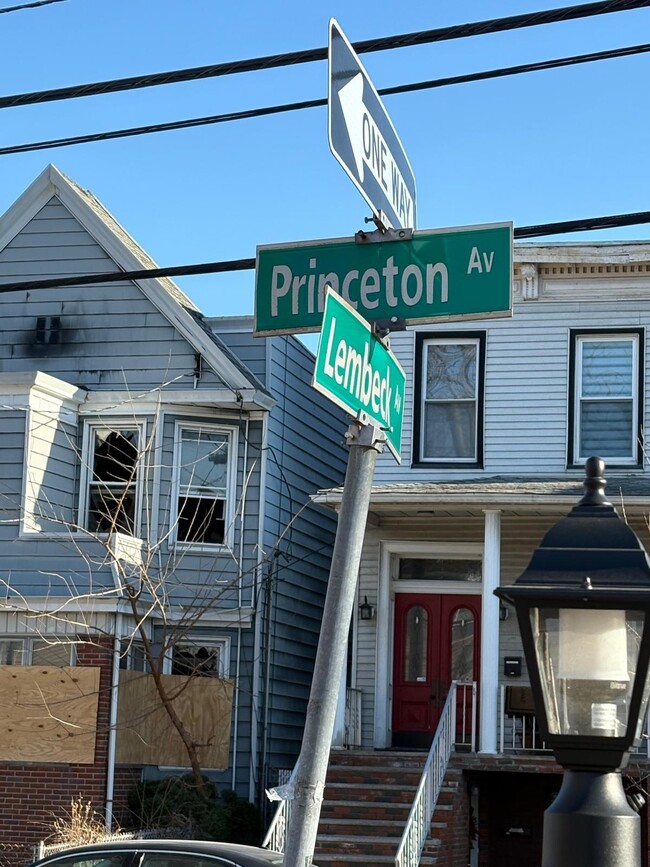 10 Lembeck Ave in Jersey City, NJ - Building Photo - Building Photo