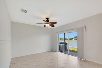 4102 Emerald Vis in Lake Worth, FL - Building Photo - Building Photo