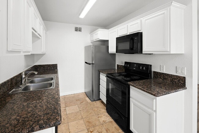 7594 Park Ridge Blvd in San Diego, CA - Building Photo - Building Photo