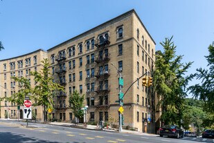 Cloister Apartments in New York, NY - Building Photo