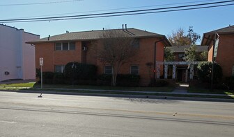 Lencor Apartments in Houston, TX - Building Photo
