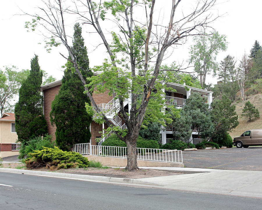 Fontmore Apartments in Colorado Springs, CO - Building Photo