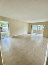 7909 SW 104th St in Miami, FL - Building Photo - Building Photo
