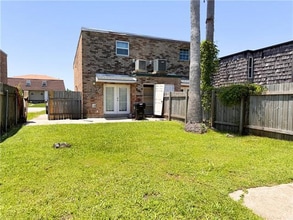 7021 Yorktown Dr in New Orleans, LA - Building Photo - Building Photo