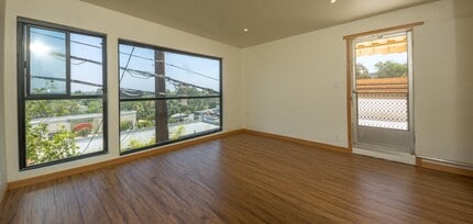 Valley View Apartments in Studio City, CA - Building Photo - Building Photo