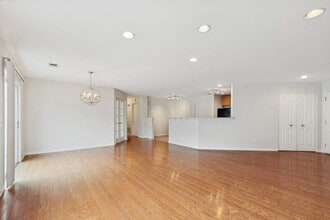 690 Mill Cir in Wheeling, IL - Building Photo - Building Photo