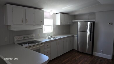 906 FM247 in Huntsville, TX - Building Photo - Building Photo