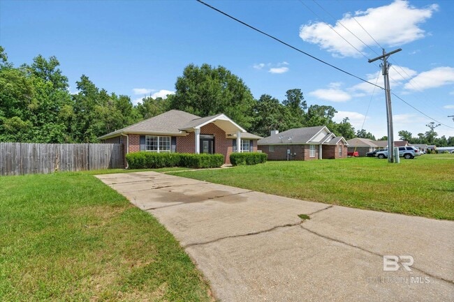15982 Pecan View Dr in Loxley, AL - Building Photo - Building Photo