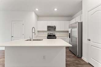 5966 Ortega Hills Dr in Jacksonville, FL - Building Photo - Building Photo