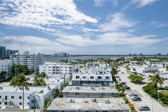 The Bay Ritz in Miami Beach, FL - Building Photo - Building Photo