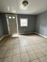133 W 54th St, Unit 2 in Bayonne, NJ - Foto de edificio - Building Photo
