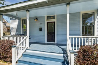 806 Sabine St in Houston, TX - Foto de edificio - Building Photo