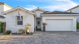 12728 SW 214th Ter in Miami, FL - Building Photo