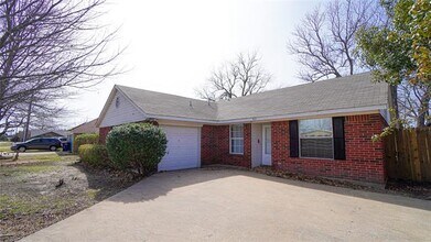 403 E R Ellis Ave in Rockwall, TX - Building Photo - Building Photo