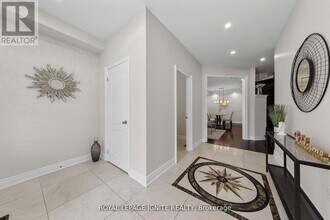 134 Gardiner Dr in Bradford West Gwillimbury, ON - Building Photo - Building Photo