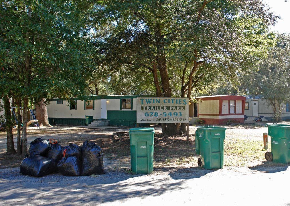 207 Madison St in Niceville, FL - Building Photo