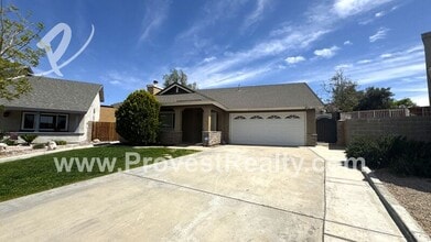 13675 Ruby Cir in Victorville, CA - Building Photo - Building Photo