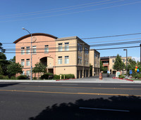 Sierra Lofts in Sacramento, CA - Foto de edificio - Building Photo