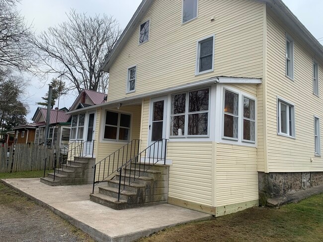 401 Canal St, Unit 401 Canal Street in Palmyra, NY - Building Photo - Building Photo