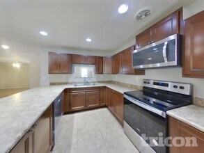 1005 S Solomon in Mesa, AZ - Foto de edificio - Building Photo