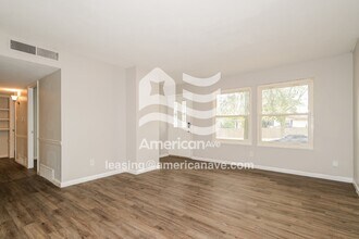 11020 Linnell Dr in St. Louis, MO - Building Photo - Building Photo