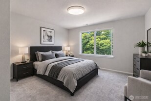 26195 21st Pl S in Des Moines, WA - Building Photo